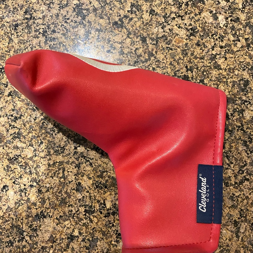 Cleveland Golf putter cover for Blade putter